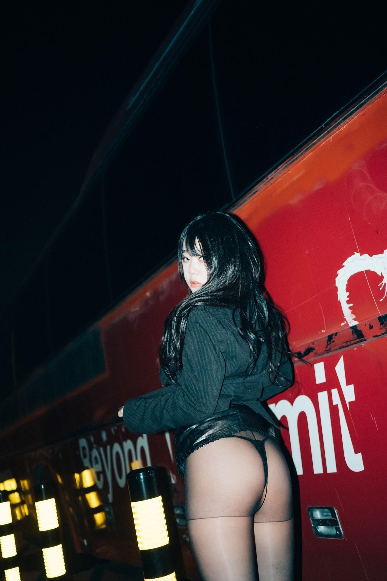 ZIA.Kwon 권지아, [Loozy] XXX At Night Road Set.01(13)