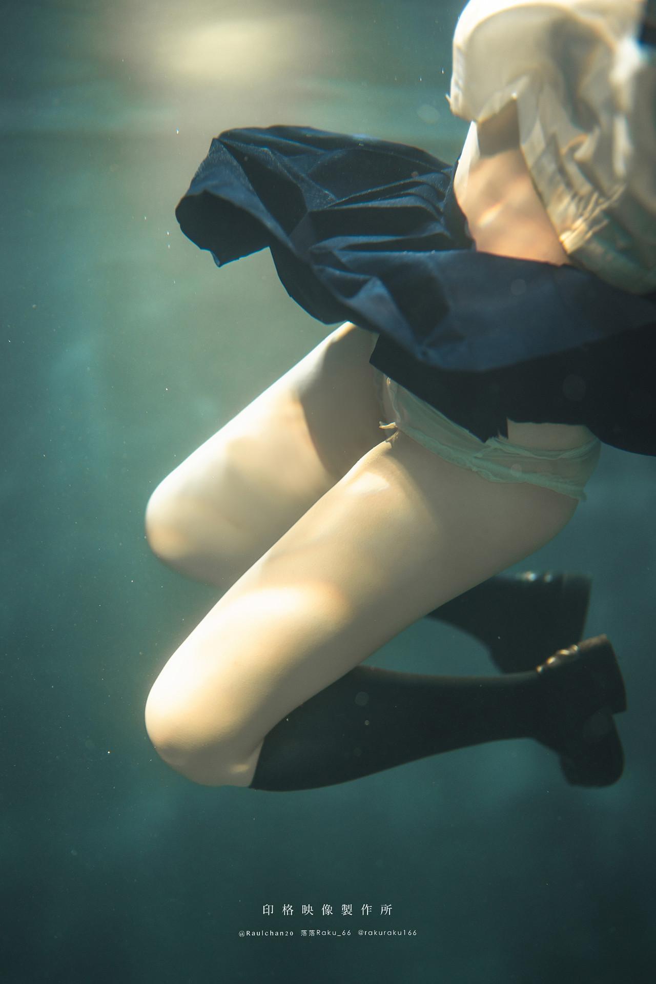 Cosplay 落落Raku – 水泳馆(7)