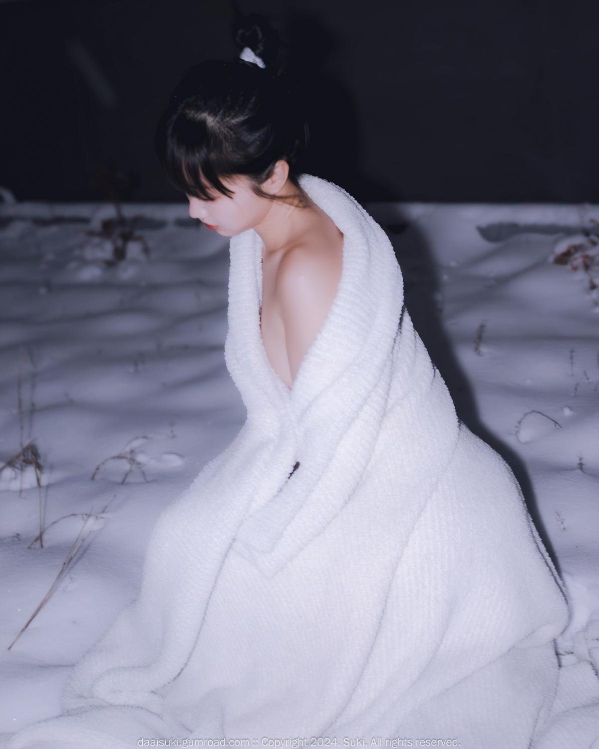 Suki 숙희, Photobook “Snowy Night” Set.01(2)