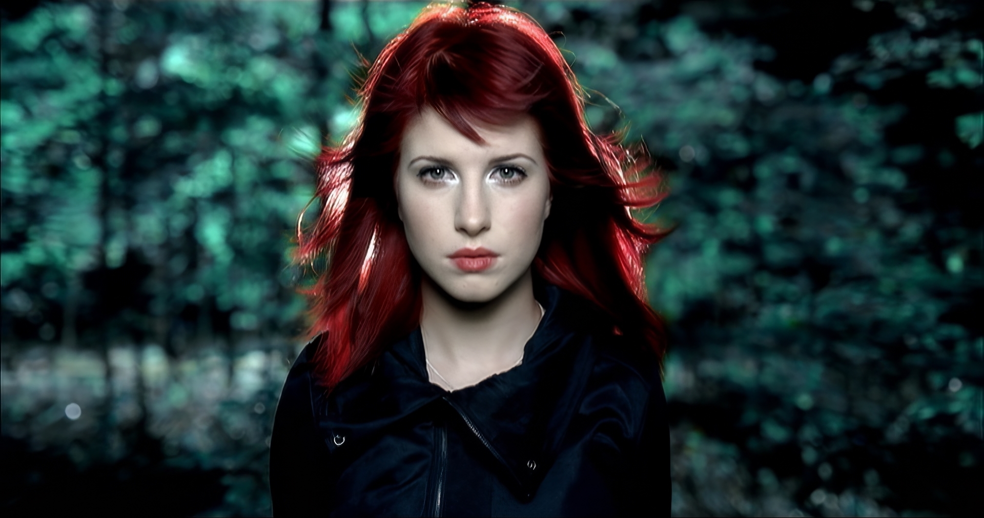 Клипы девчонка. Хейли Уильямс декод. Хейли Уильямс Decode. Paramore Hayley Williams. Хейли Уильямс 2023.