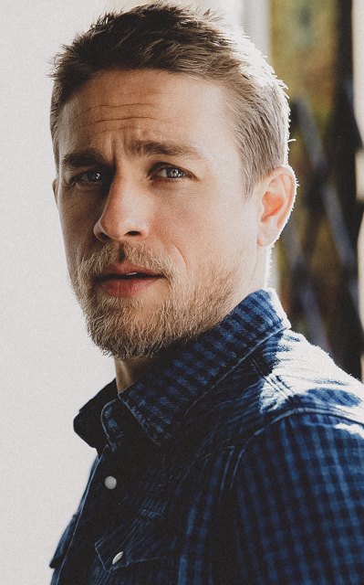 Charlie Hunnam - Page 2 PihT9x6I_o