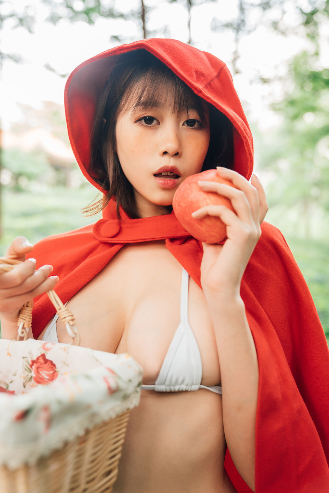 奈汐酱Nice 自撮り - Red Riding Hood