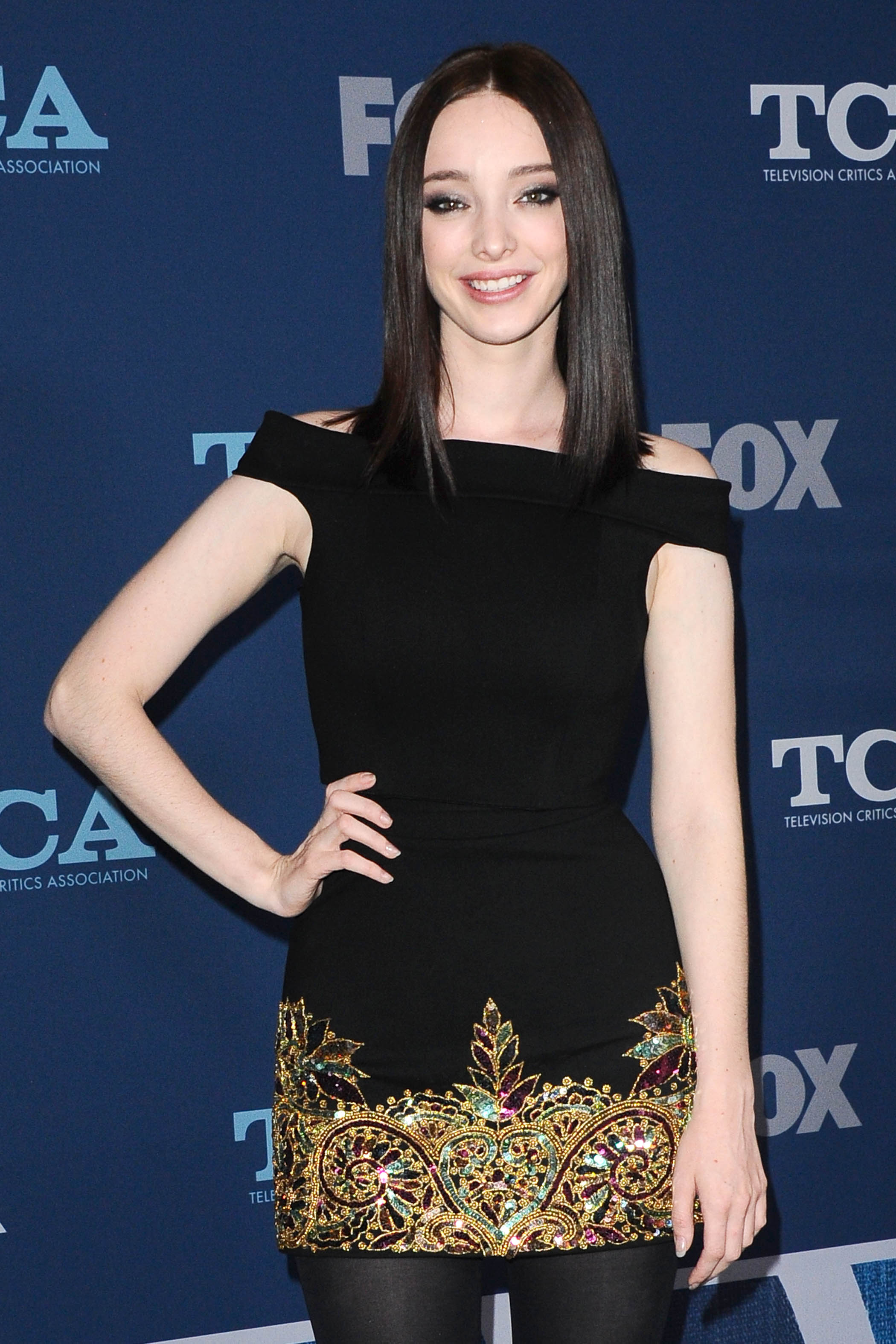 Emma Dumont Images