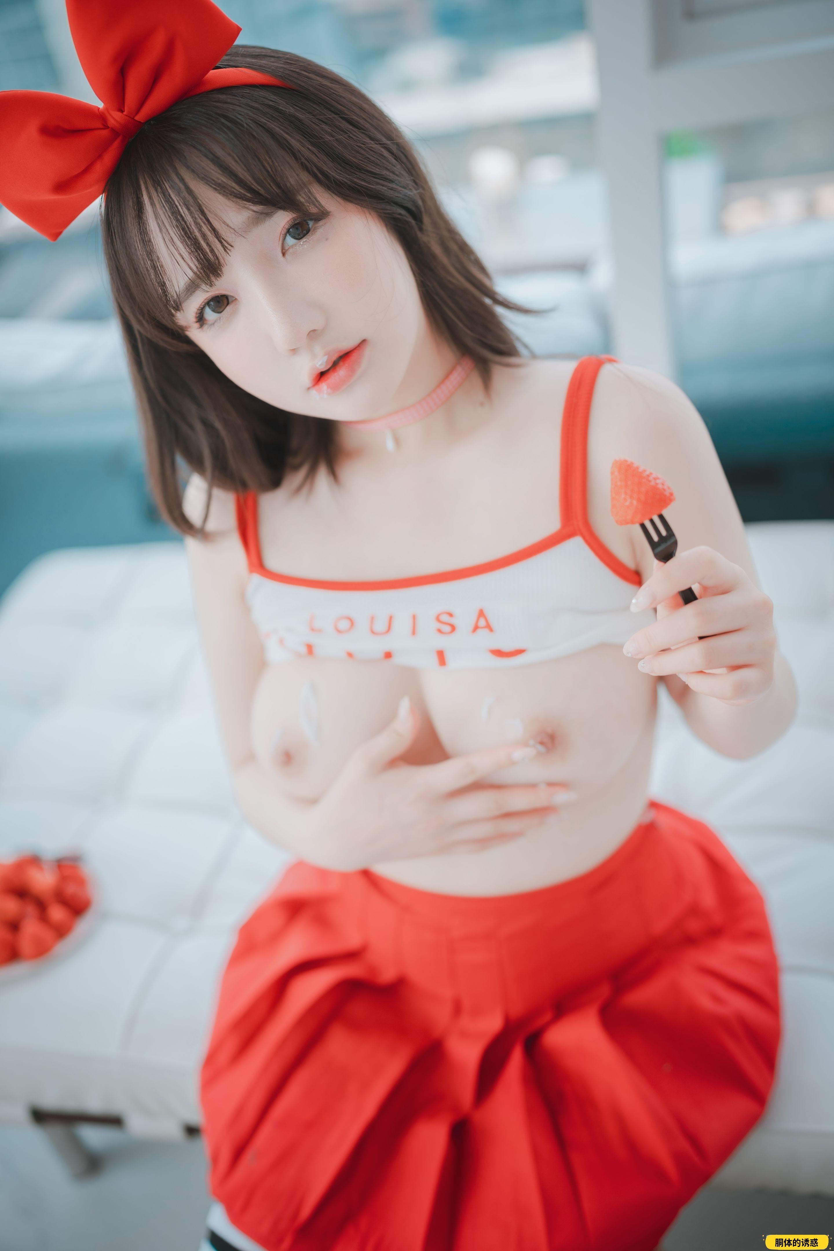 孙乐乐 Strawbeery Girl