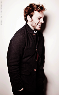 Sam Claflin 5FZ4YjCB_o