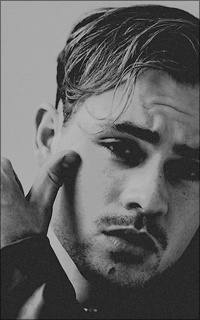 Dacre Montgomery 2gf0EXnC_o