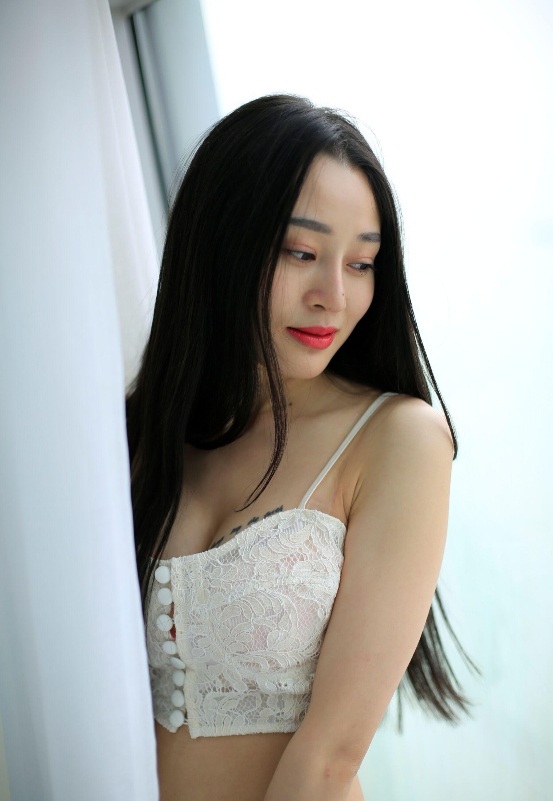 国模套图 素人私房流出(369)
