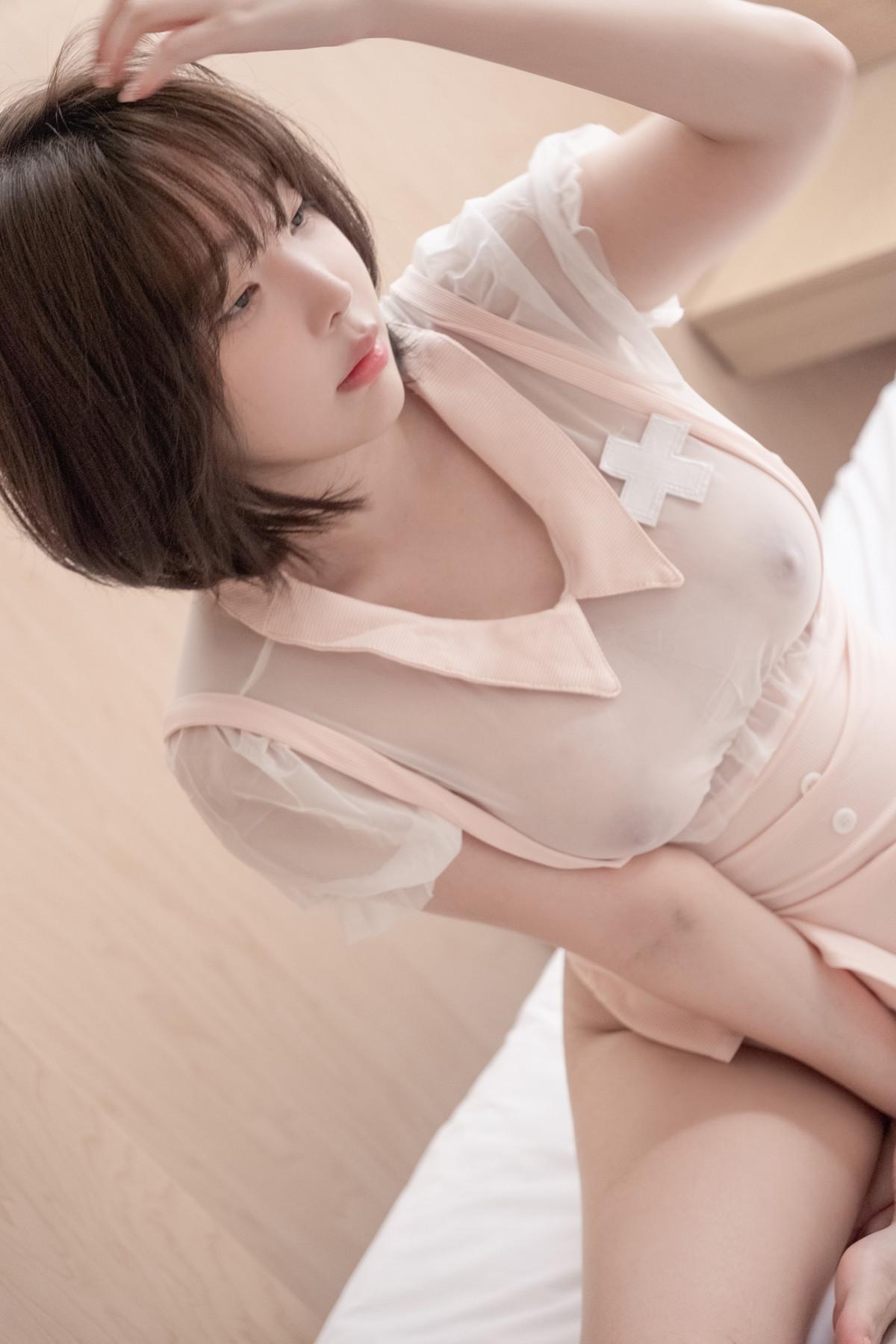 Kang Inkyung 강인경, Photobook ‘Private Nurse’(16)