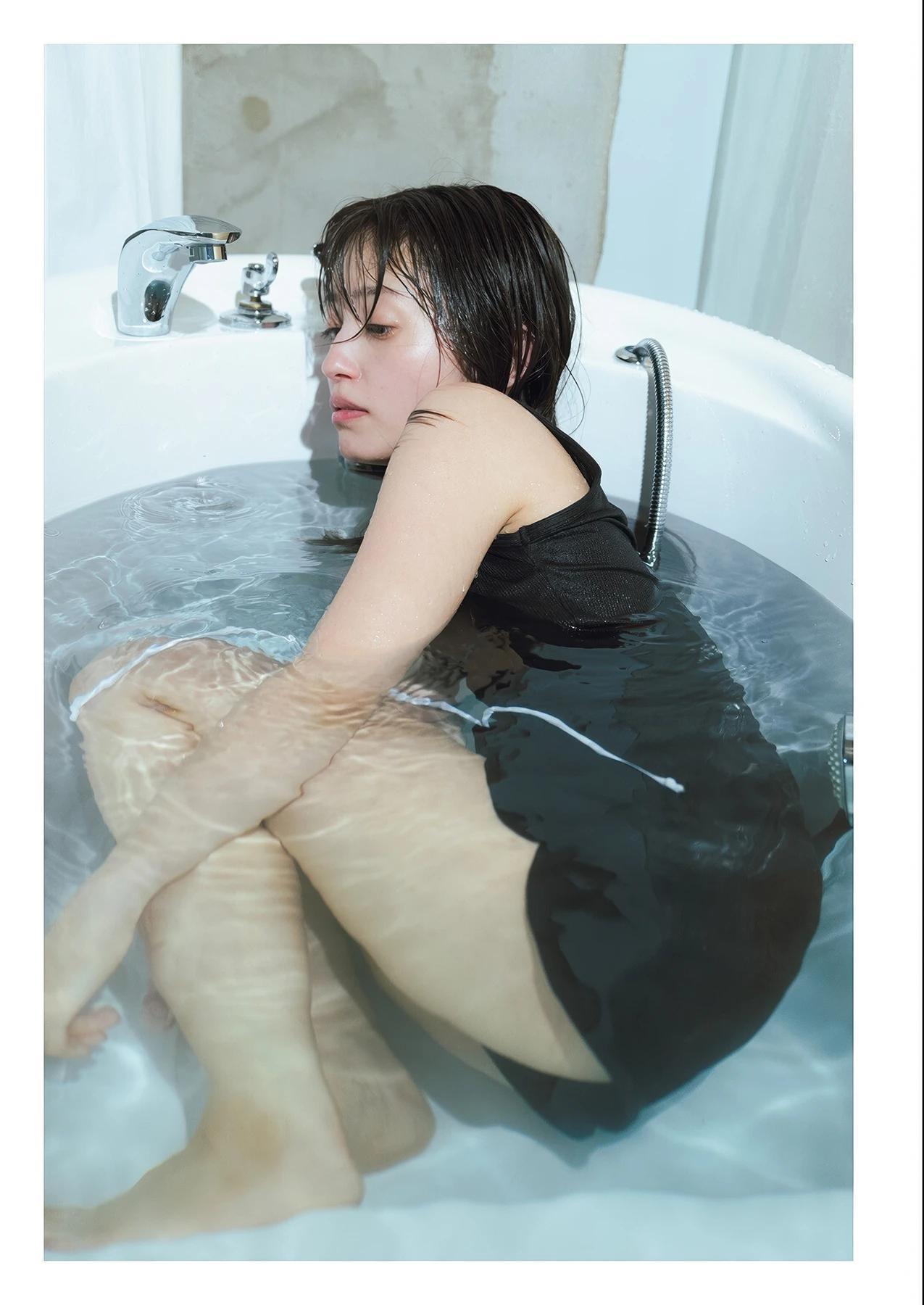 Rikako Aida 逢田梨香子, 写真集 「日々」 Set.01(24)