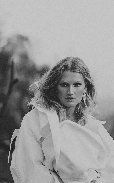 Toni Garrn SLmGTEyz_o