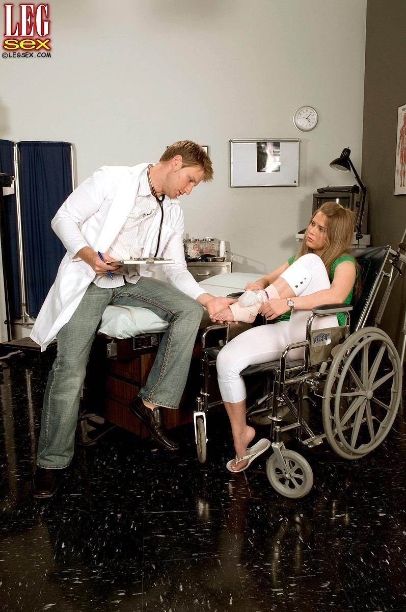 Wheelchair bound Megan Reece giving doctor footjob after cunnilingus(3)