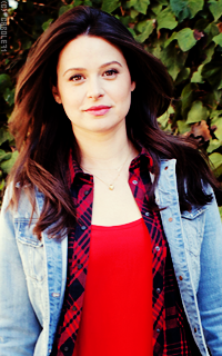  Katie Lowes T0sniVld_o