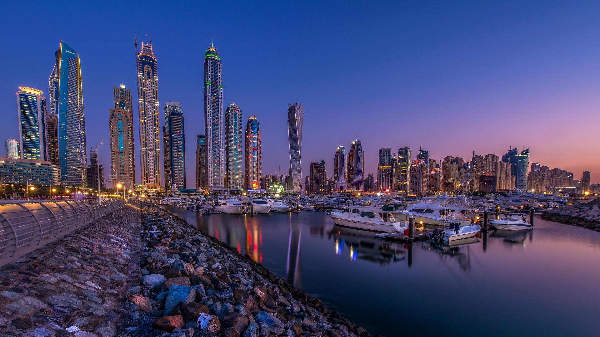 longexposure-sky-water-Marina-boat-Nikon-exposure-Dubai.jpg