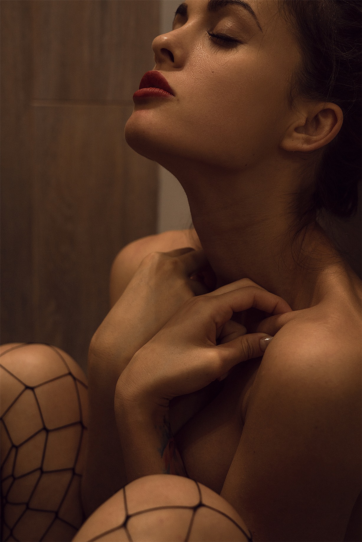 Дебютная эротическая фотосъемка Натали Бонд / Natali Bond naked by Arthur Kaplun