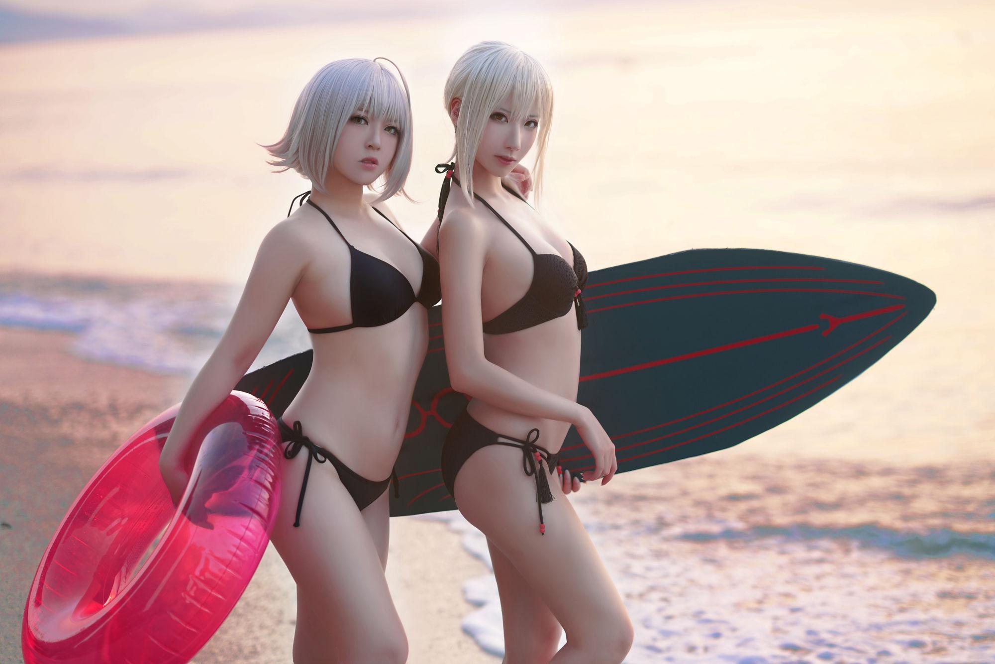 [网红COSER] 半半子&索索sophia – 海边泳装(18)