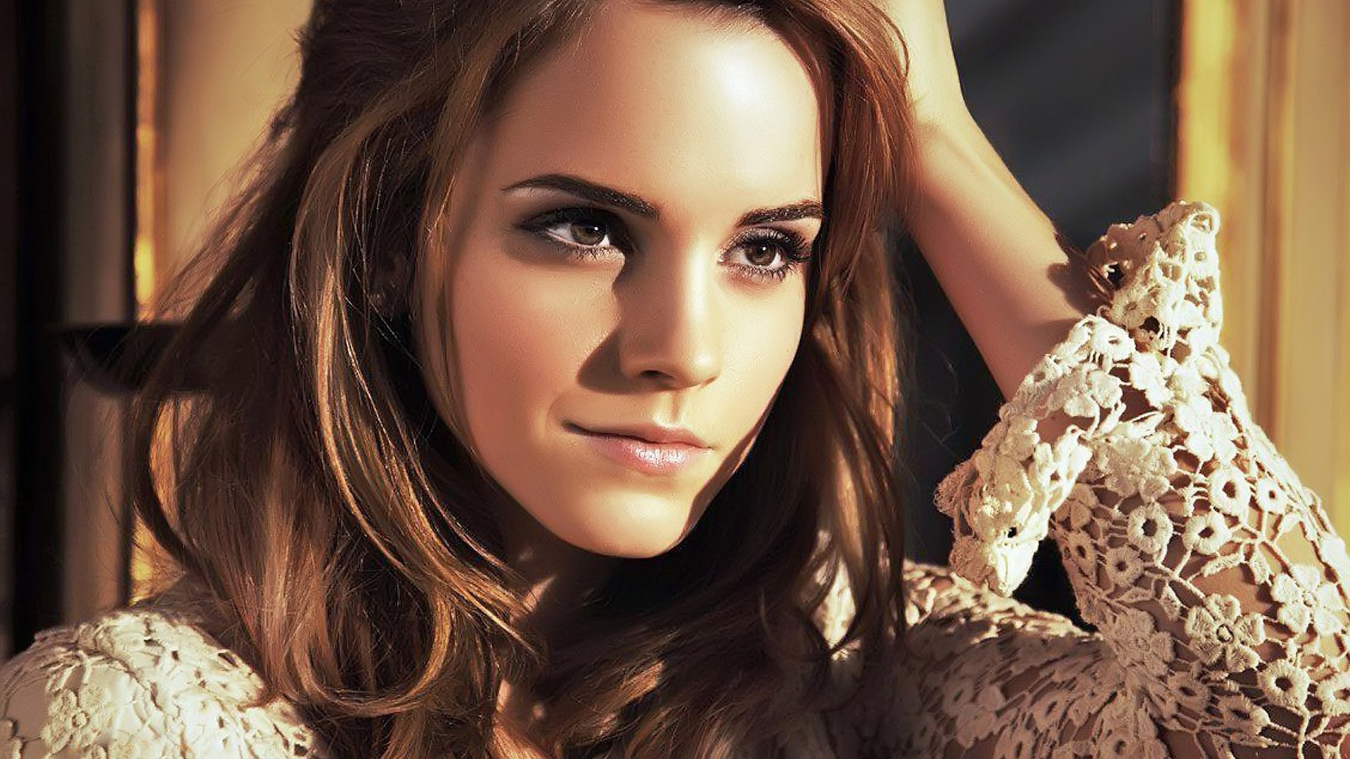 Emma Watson Best Closeup Wallpapers Set 322