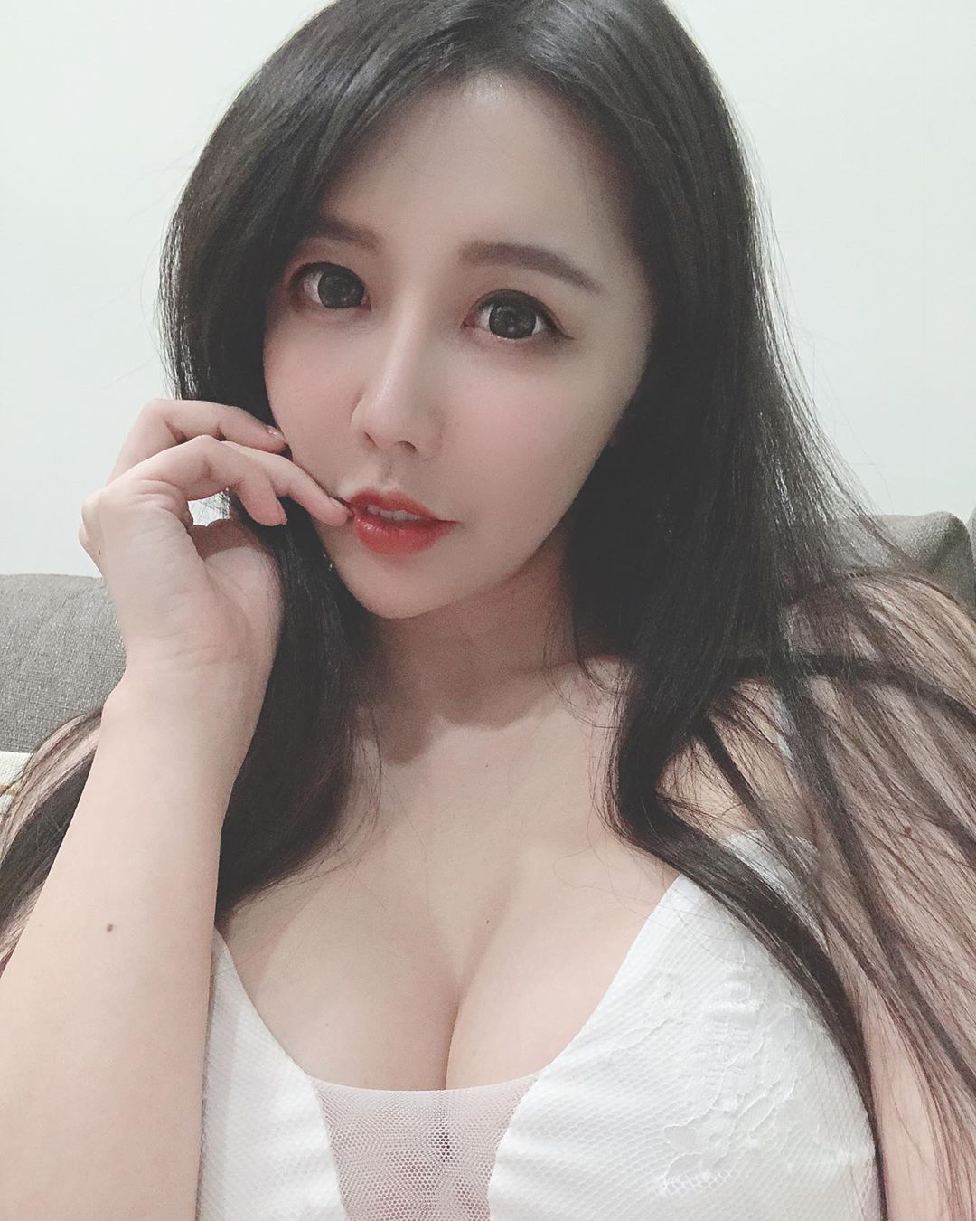 直播正妹—張摸摸 QhLm0kaO o - 直播正妹—張摸摸