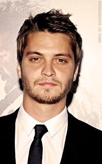 Luke Grimes Olht9D5Y_o