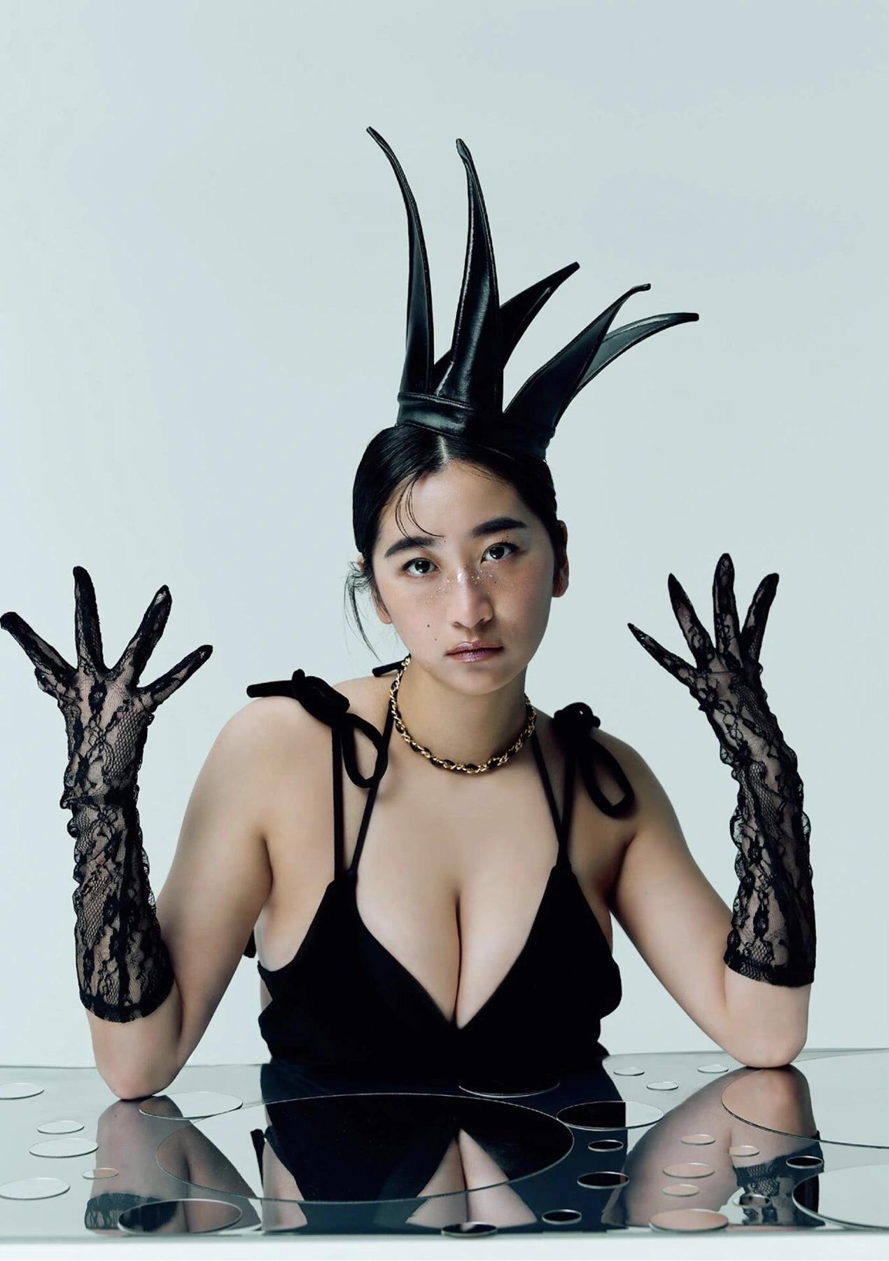 Ina Enohara 榎原依那, B.L.T. 写真集 Monster Round 4(21)