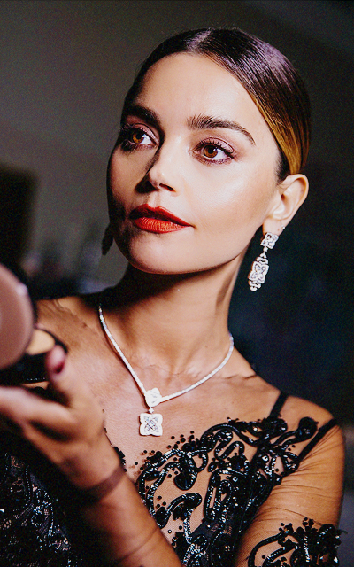 Jenna Coleman - Page 2 L7yQxQXp_o