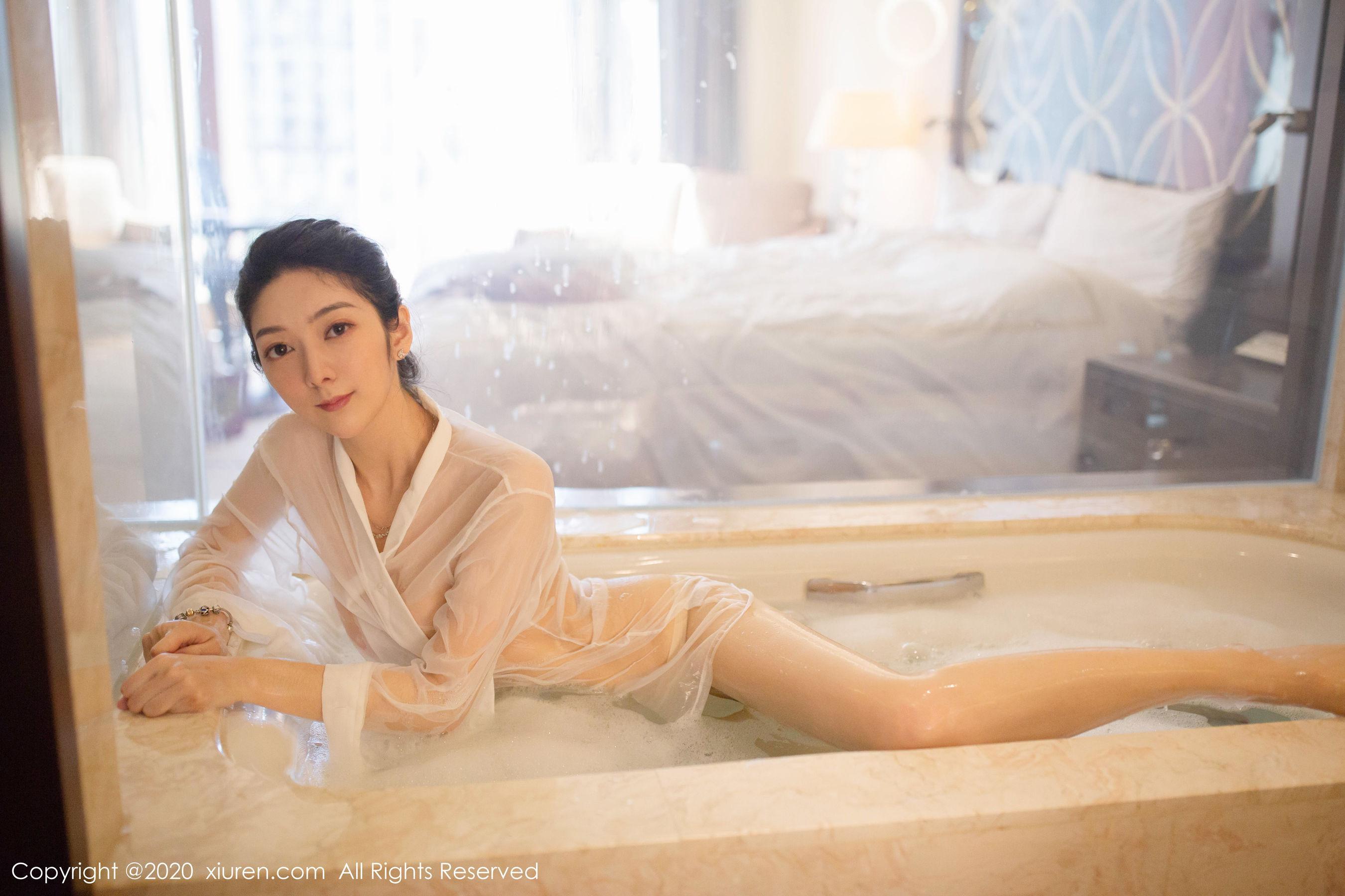 [秀人XIUREN] No.2063 Angela小热巴 《浴室湿身主题》 写真集(35)