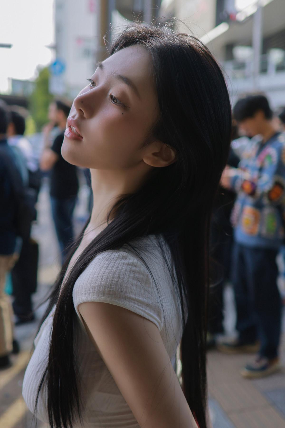 Yeon Woo 연우, Photobook “In Tokyo” Set.02(24)
