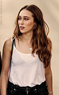 Alycia Debnam-Carey DB1Kqr1v_o