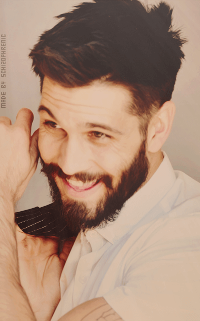 Casey Deidrick GIByV8Go_o