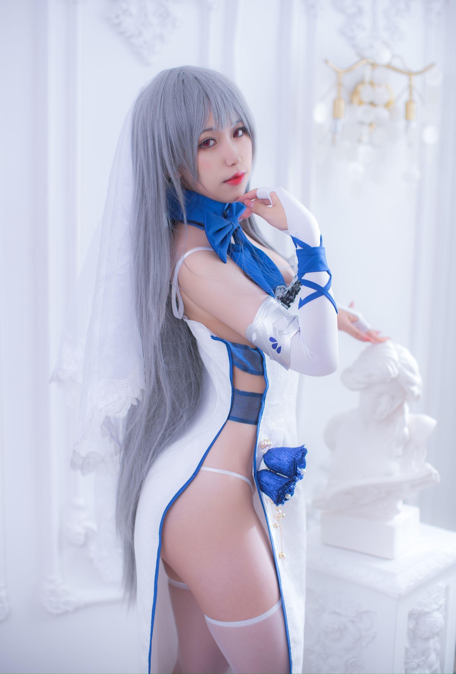 [网红COSER] 一北亦北 – 路易九世礼服 写真套图(2)