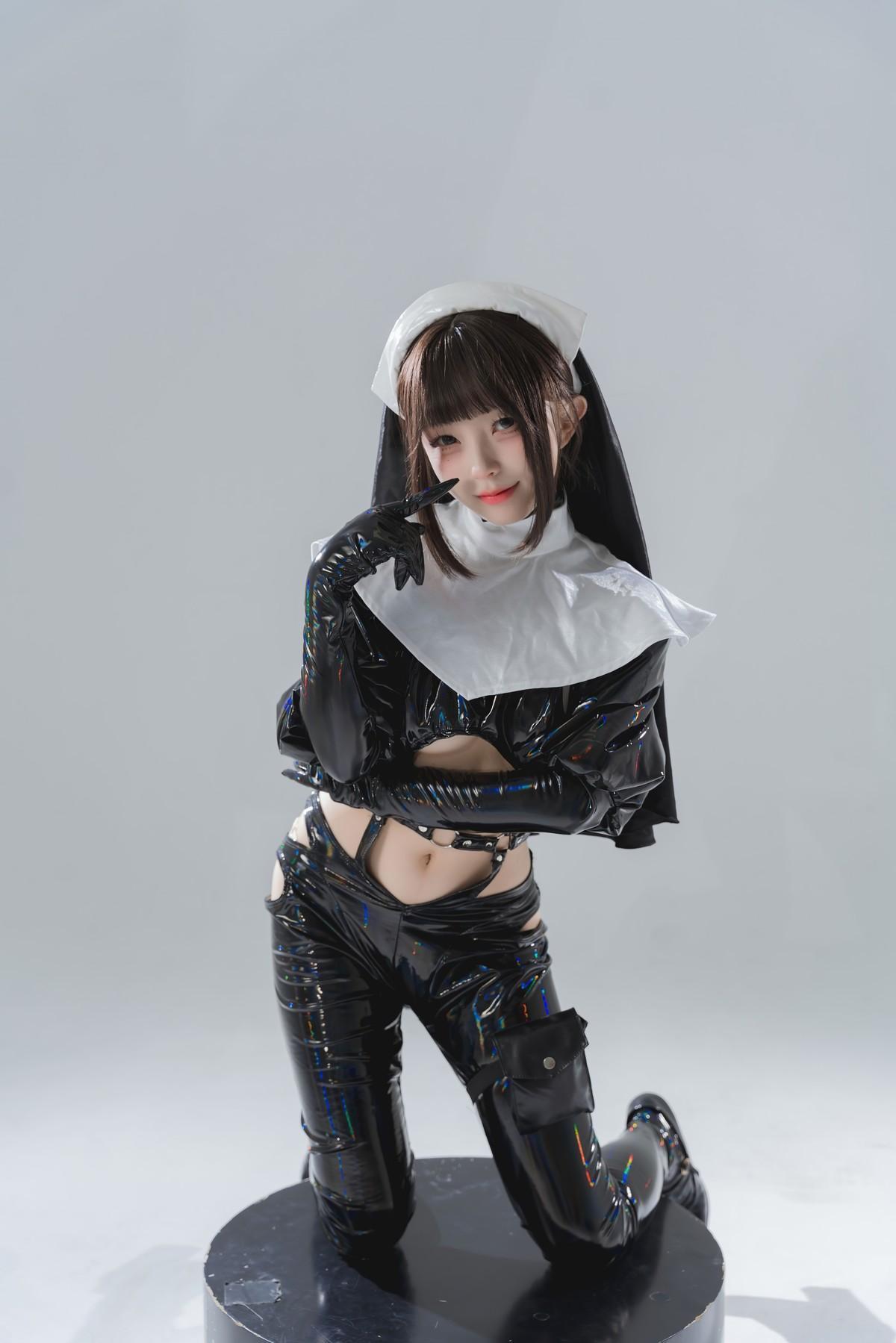 Cosplay 花铃 漆皮修女(29)