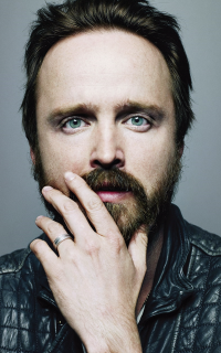 Aaron Paul VcYEZjLW_o