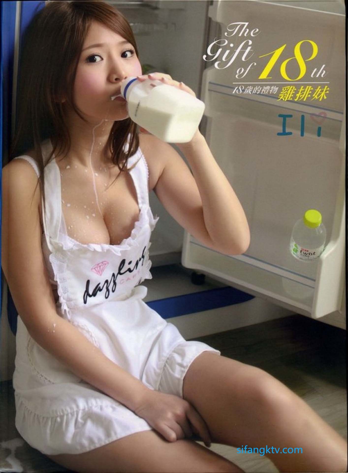 純粋な欲望の女神「チキンチョップガール」鄭家春の写真集「18歳への贈り物」