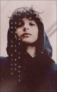 Finn Wolfhard DqOO7Lav_o