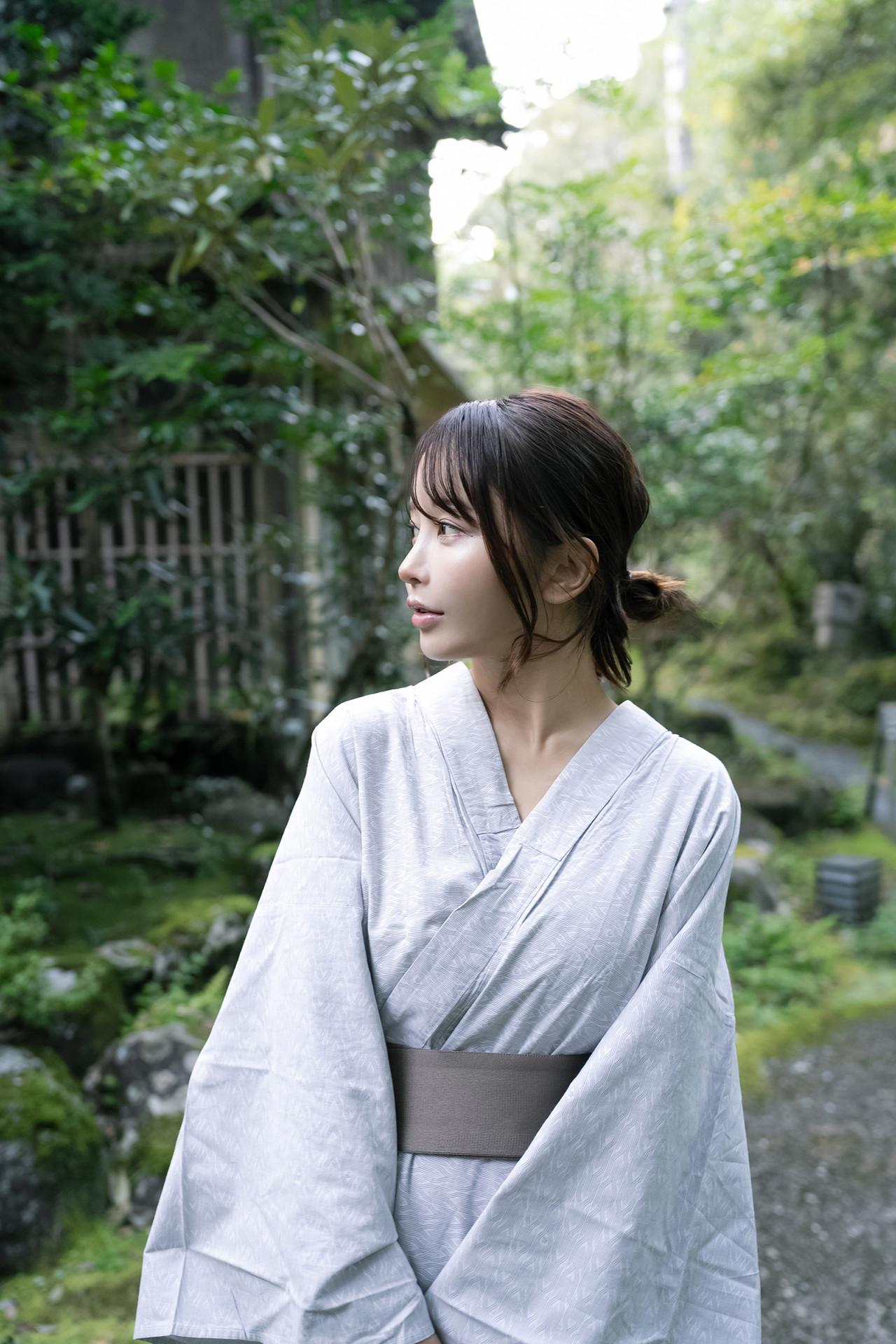 Ikumi いくみ, デジタル写真集 『MITSU』 Set.02(2)