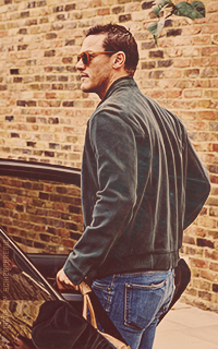 Luke Evans AzLe2sJl_o