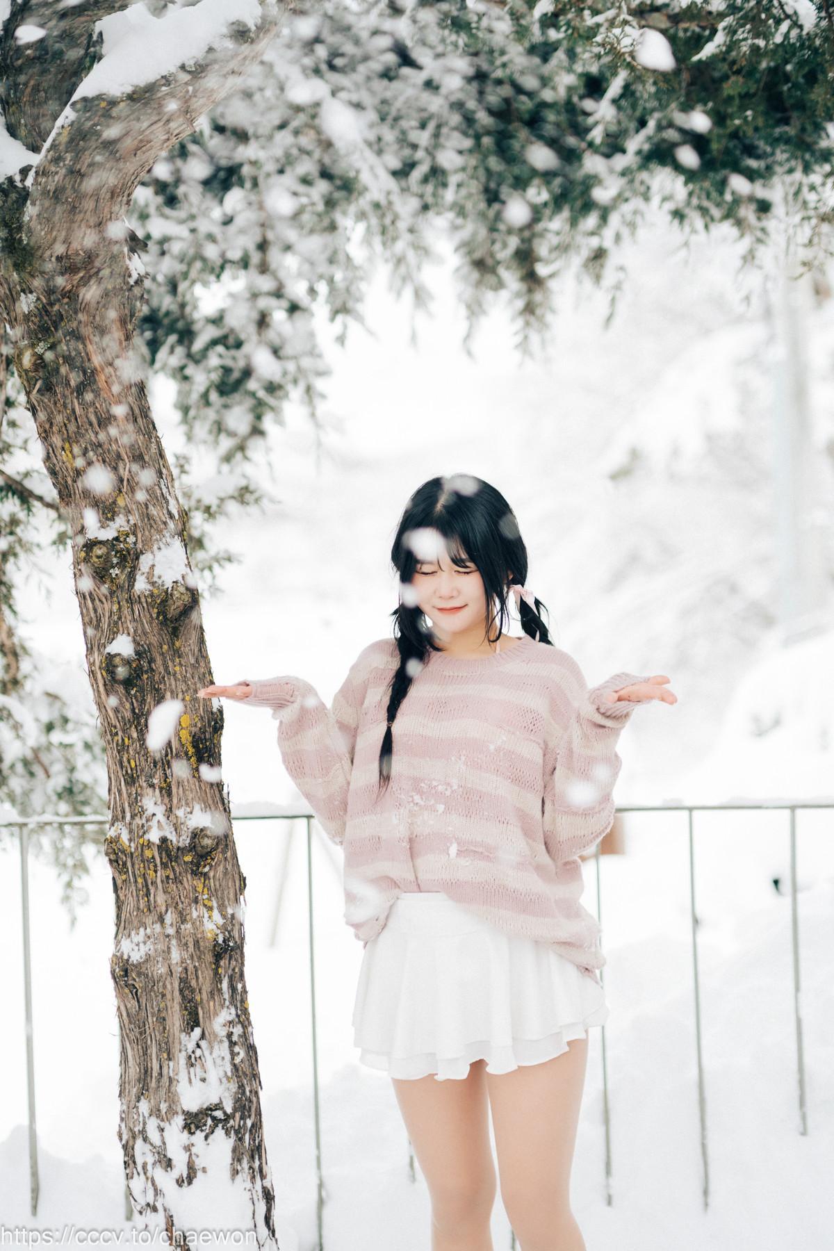 ZIA.Kwon 권지아, [Loozy] Snow Girl Set.01(25)