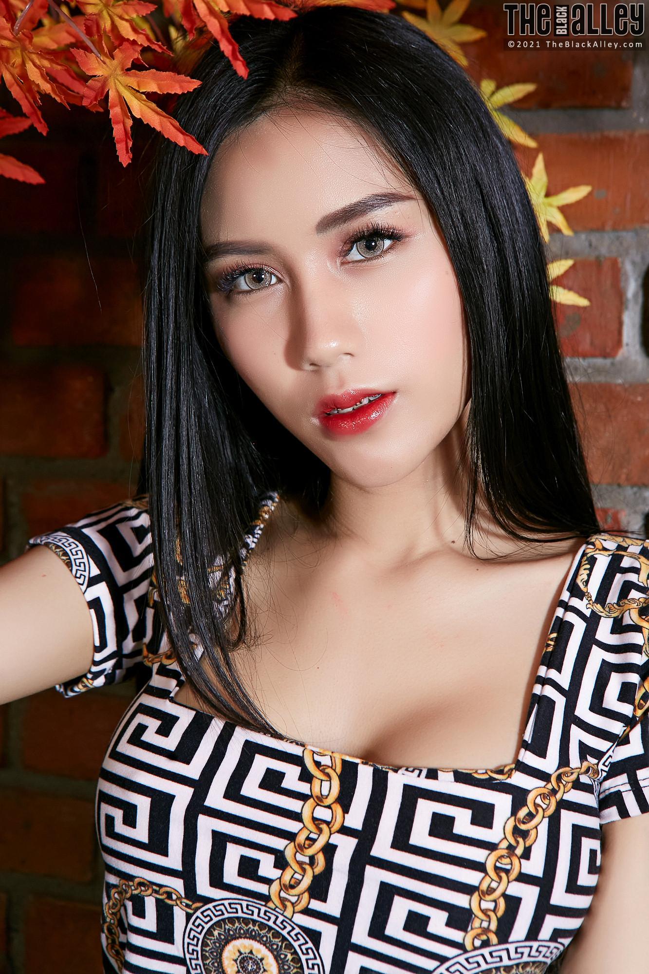 Evelynne The Black Alley Photobook Set.03(19)