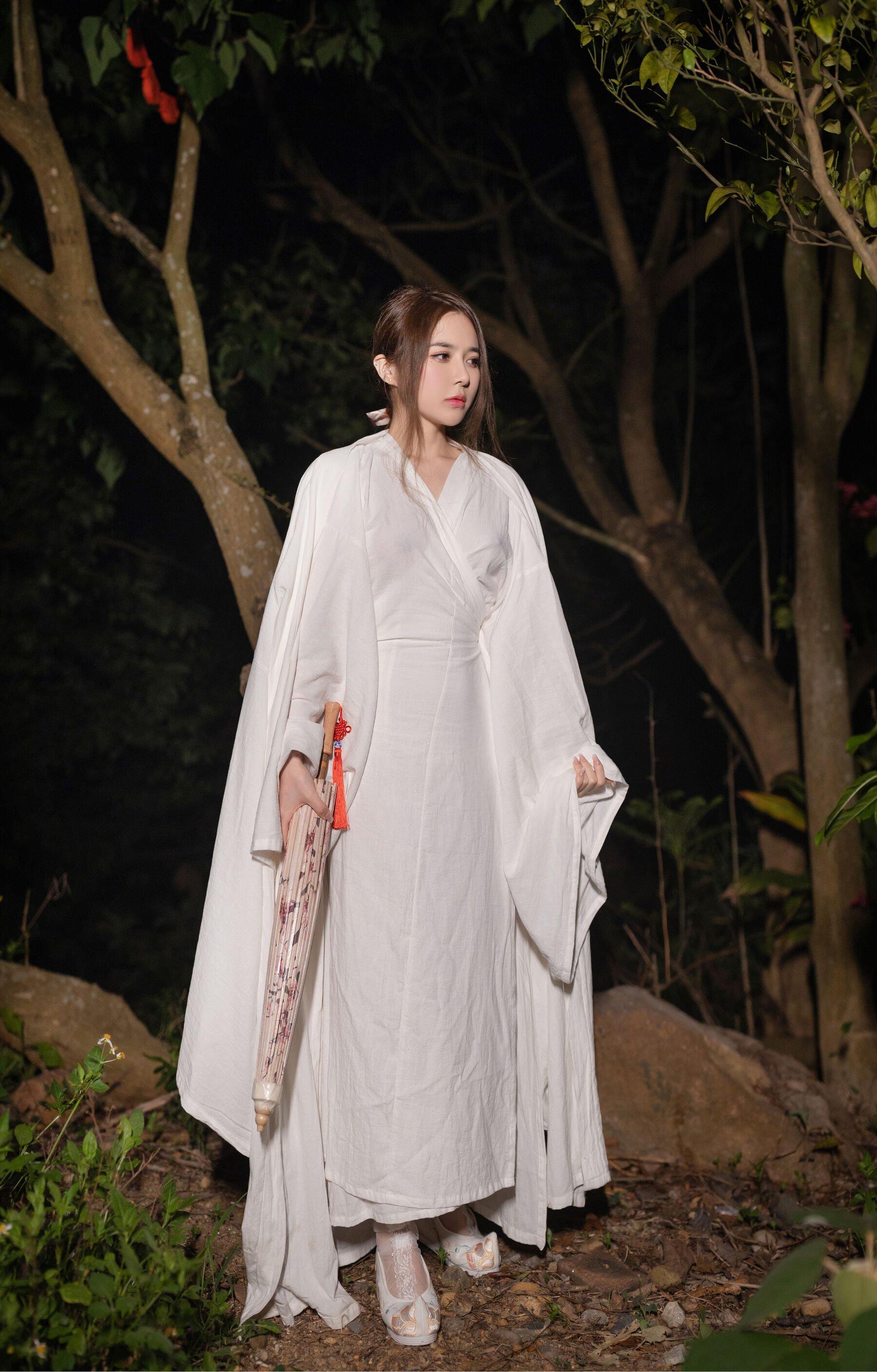 未分类性感写真 鱼子酱Fish《小树林的故事》(33)