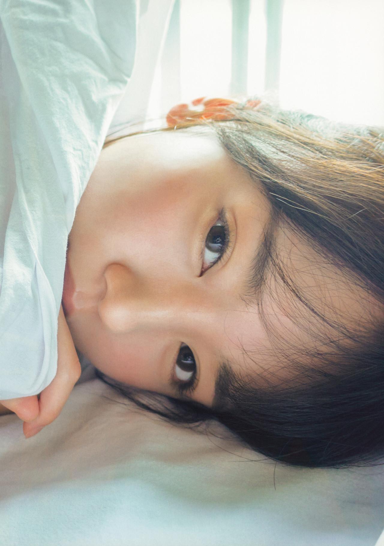 Kyoko Saito 齊藤京子, 1st 写真集 『とっておきの恋人』 Set.01(28)