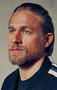 Charlie Hunnam HJ8uiL0G_o