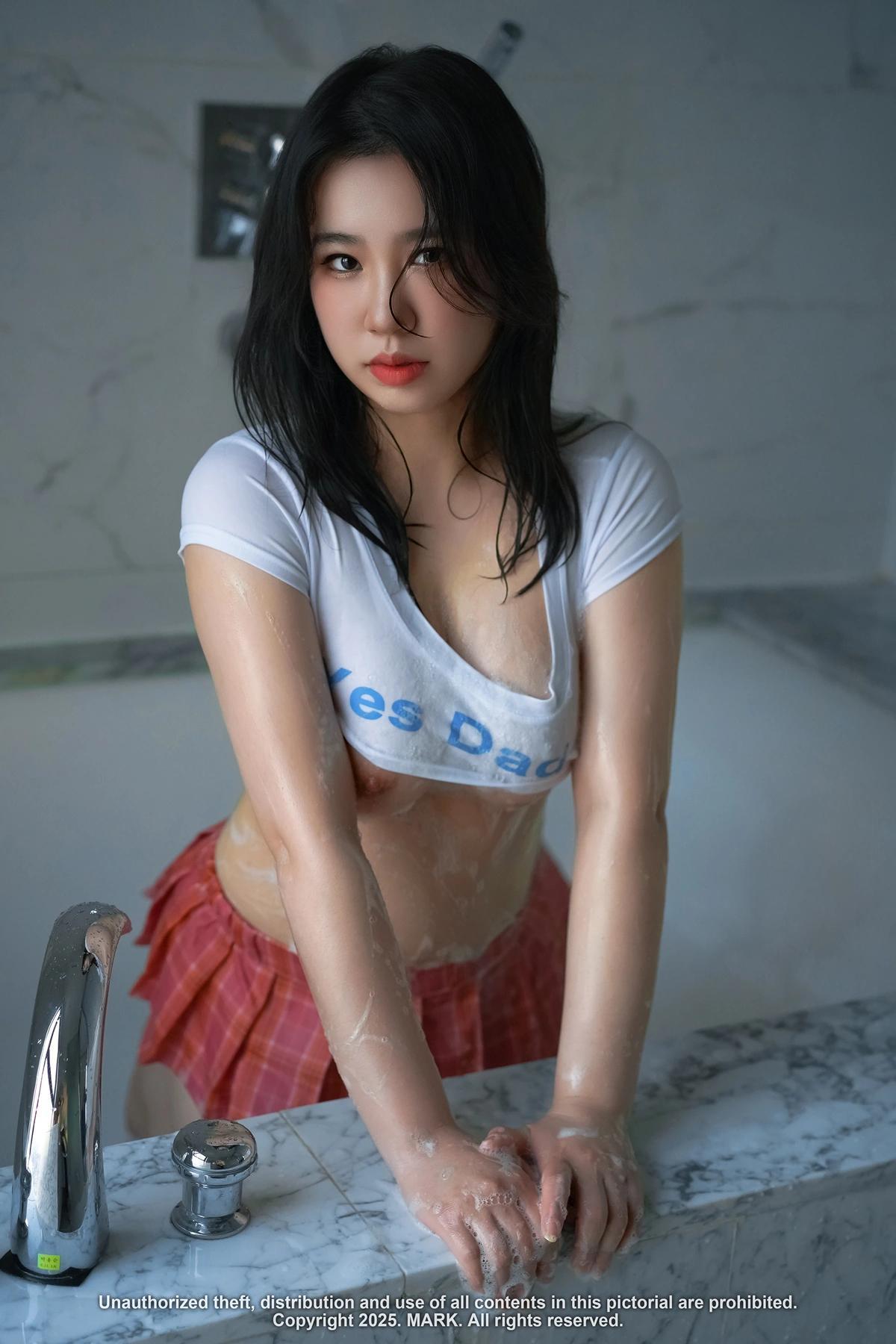 Jenn 젠, MARK Photobook 「Excitement in Wet Bath」 Set.02(20)