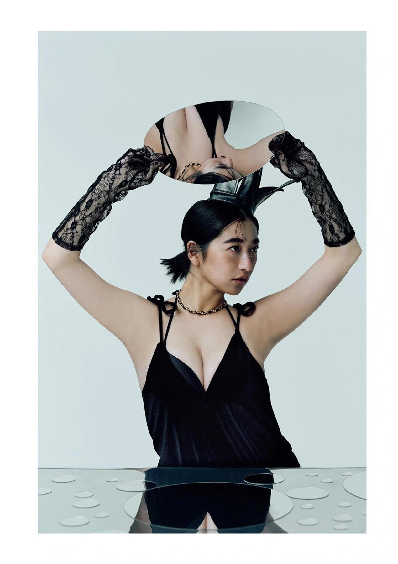 Ina Enohara 榎原依那, B.L.T. 写真集 Monster Round 4(20)