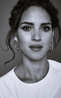 Adria Arjona - Page 3 36bCh70W_o