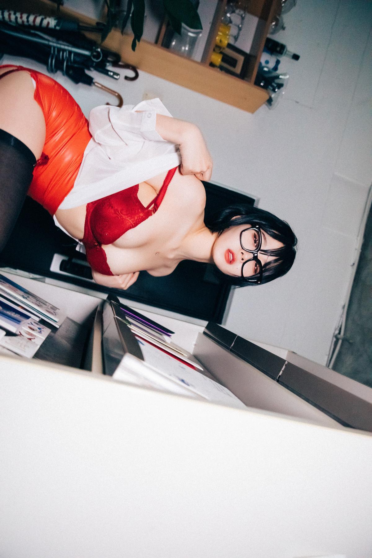 ZIA.Kwon 권지아, Loozy ‘Office Slave’ Set.04(8)