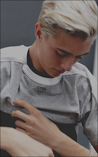 Lucky Blue Smith IMUijFAN_o