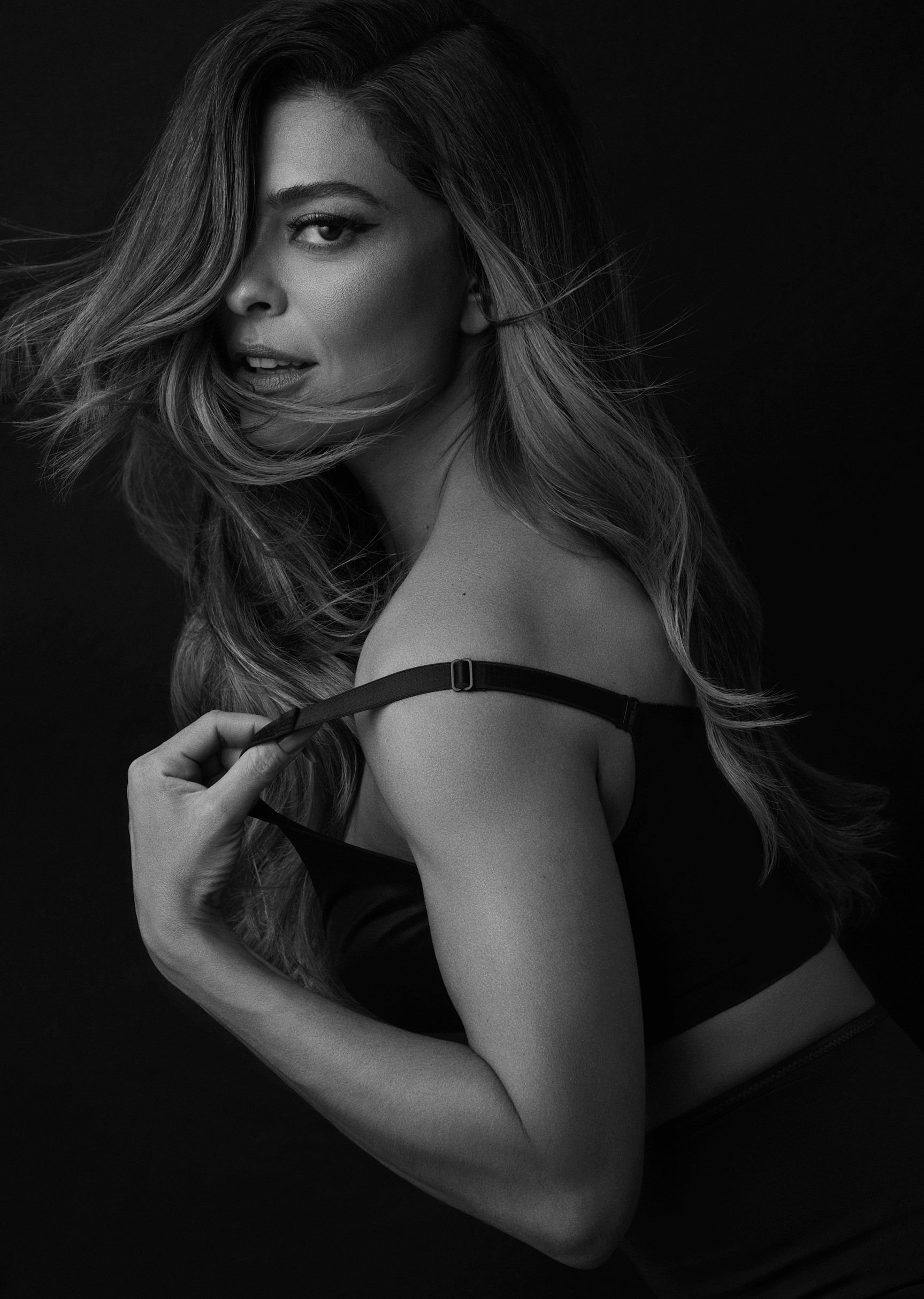 Triumph lingerie spring-summer 2020 campaign by Gustavo Zylbersztajn коллекция 2020 года нижнего белья Triumph / фото 09