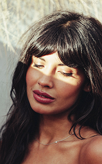 Jameela Jamil OtlOxaiG_o