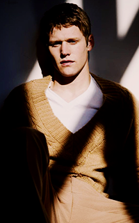 Zach Roerig  Elr4suDy_o