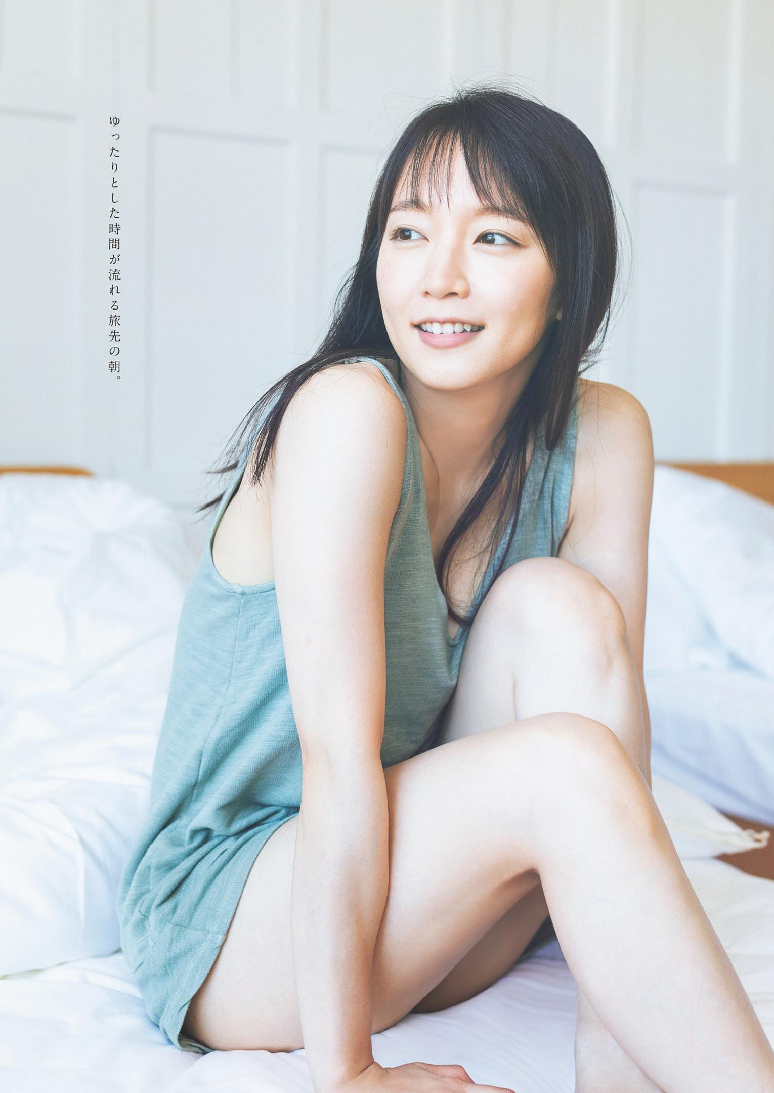 Riho Yoshioka 吉岡里帆, Weekly Playboy 2022 No.49 (週刊プレイボーイ 2022年49号)(5)