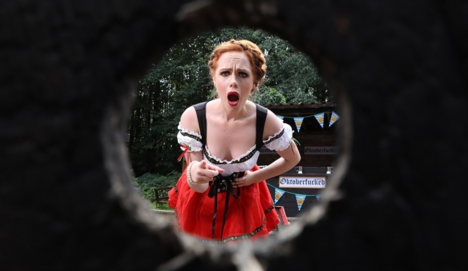 Ella Hughes - Oktoberfucked 1080p